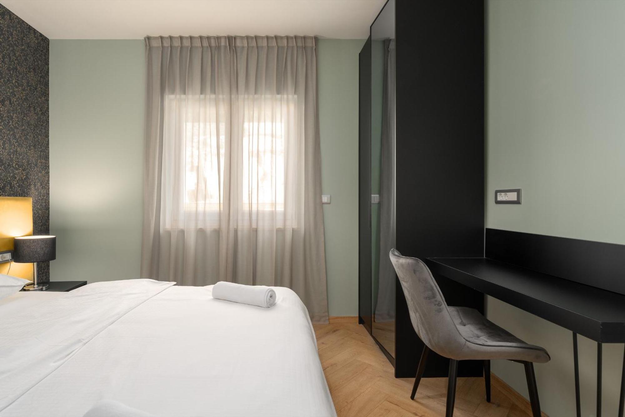 Larum Apartmens Vrsar Exterior photo