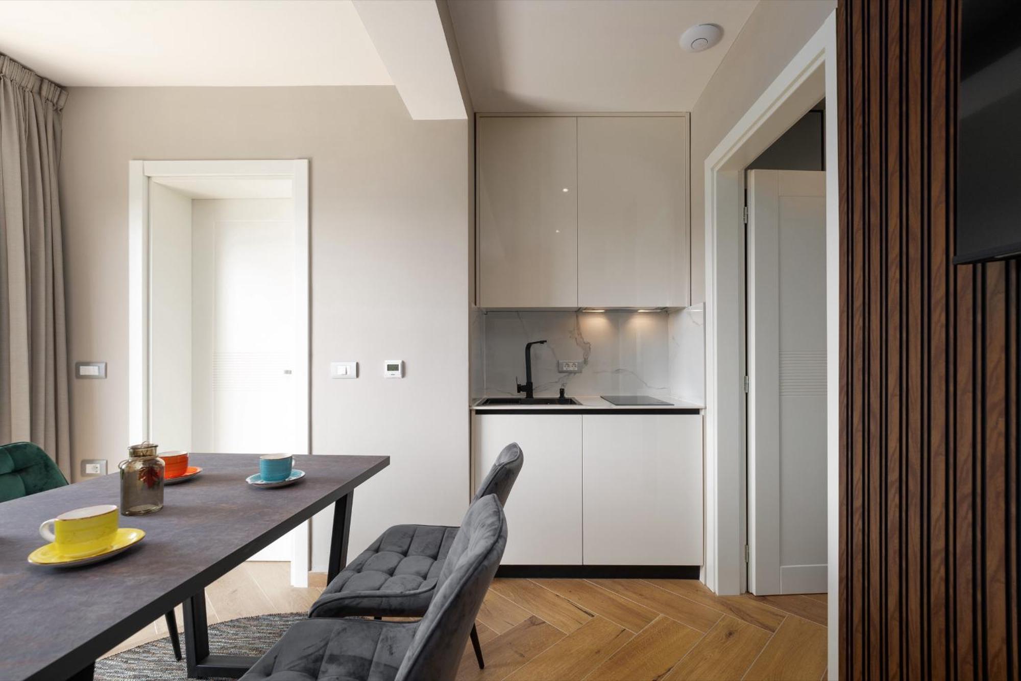 Larum Apartmens Vrsar Exterior photo